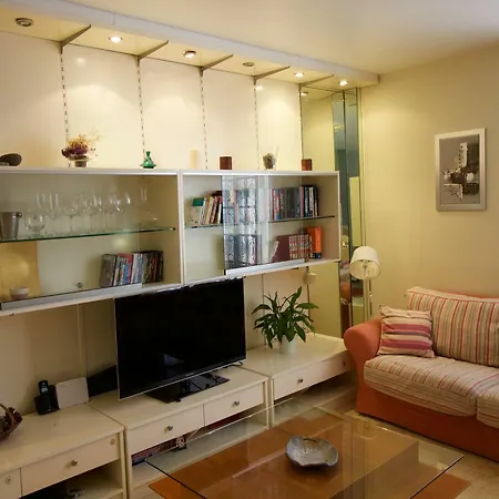 Casa En Tranquila Urbanizacion * Telde